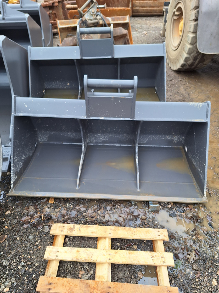 BALAVTO Slope bucket 1600 mm Volvo S60 - Bucket: picture 1 BALAVTO Slope bucket 1600 mm Volvo S60 - Bucket: picture 1