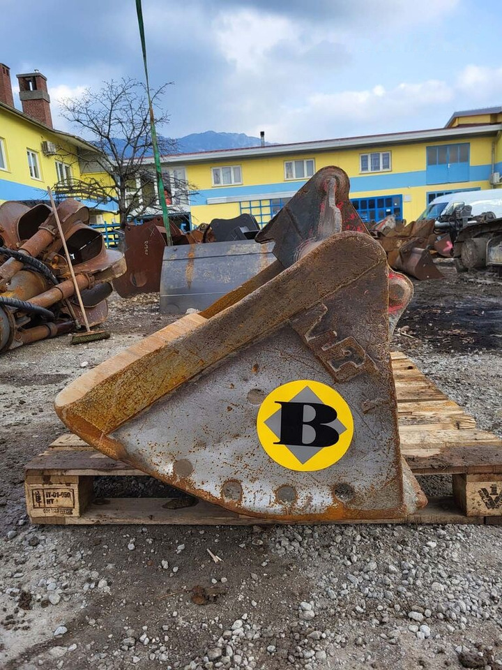 Ditch cleaning bucket 1800 mm Martin - Excavator bucket: picture 2 Ditch cleaning bucket 1800 mm Martin - Excavator bucket: picture 2