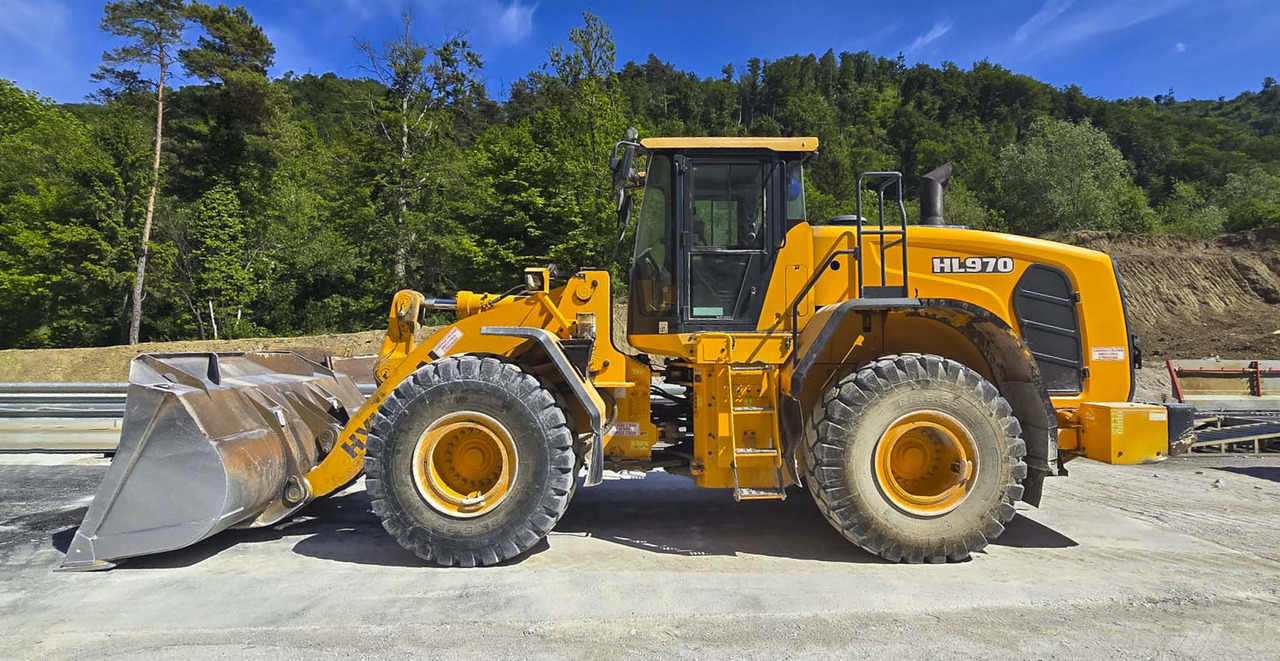 Hyundai HL970 - Wheel loader: picture 2 Hyundai HL970 - Wheel loader: picture 2