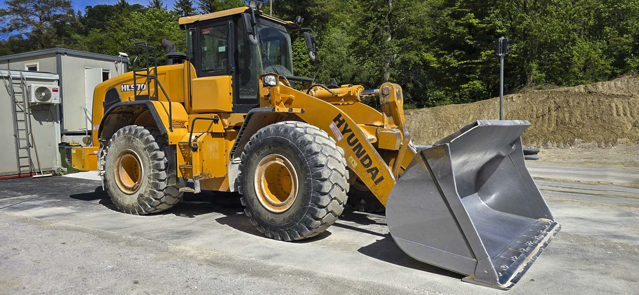Hyundai HL970 - Wheel loader: picture 3 Hyundai HL970 - Wheel loader: picture 3