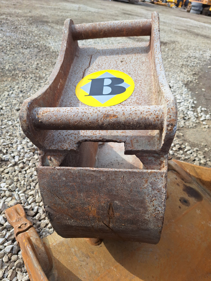 Lannen trenching bucket 400 mm - Excavator bucket: picture 3 Lannen trenching bucket 400 mm - Excavator bucket: picture 3