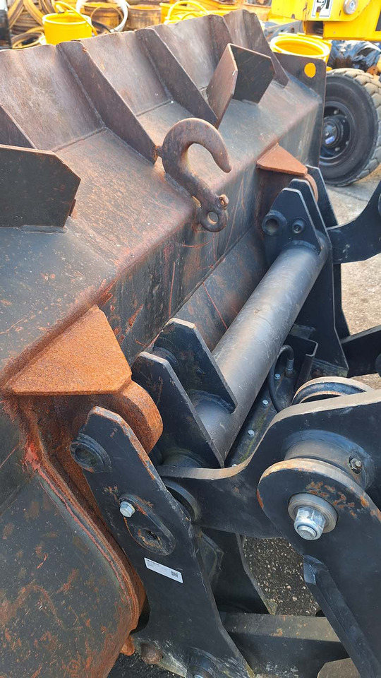 Loader bucket BOE 2400 mm for 12-15 ton wheel loaders - Loader bucket for Wheel loader: picture 5 Loader bucket BOE 2400 mm for 12-15 ton wheel loaders - Loader bucket for Wheel loader: picture 5