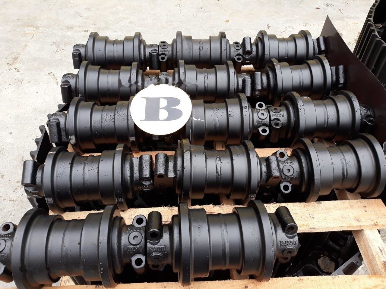 - Track for Excavator: picture 4 - Track for Excavator: picture 4