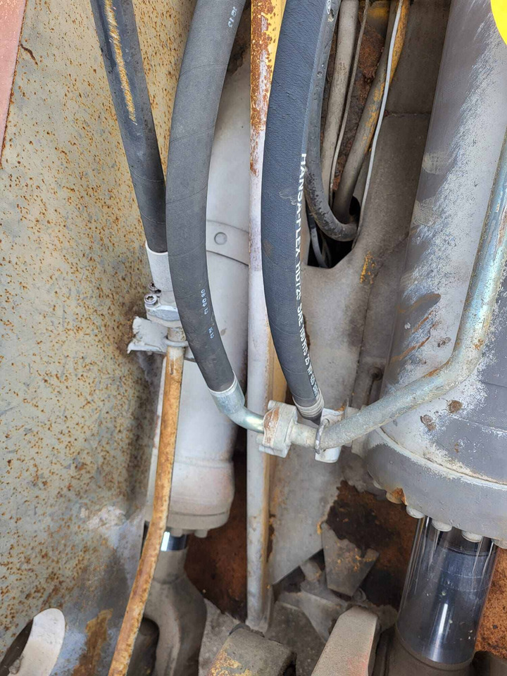 Volvo lifting cylinder - Spare parts for Loader: picture 2 Volvo lifting cylinder - Spare parts for Loader: picture 2