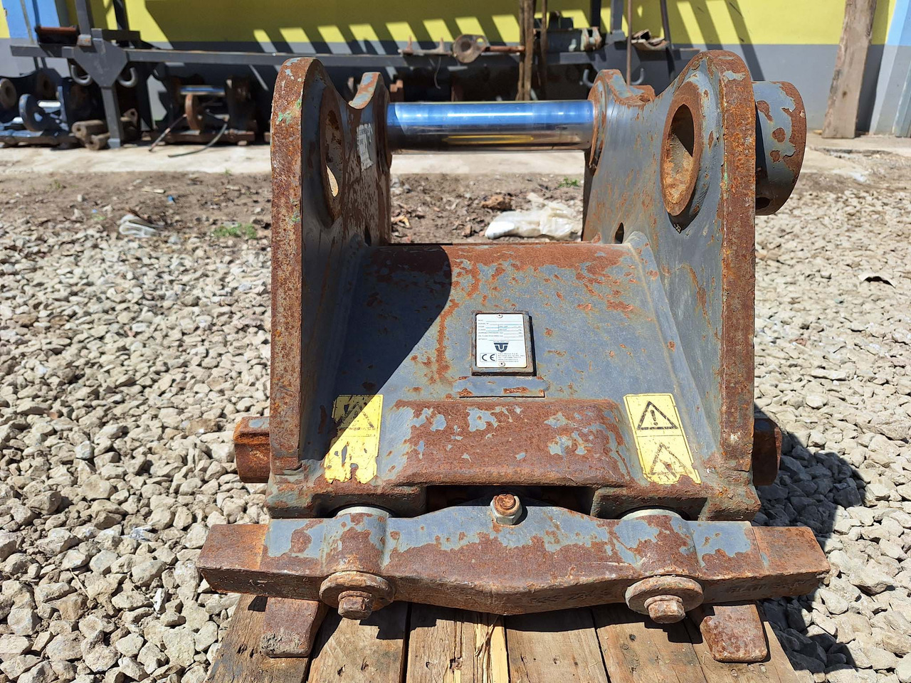 Trevi Benne hydraulic ARI Verachtert Volvo EC220E - Quick coupler for Construction machinery: picture 3 Trevi Benne hydraulic ARI Verachtert Volvo EC220E - Quick coupler for Construction machinery: picture 3