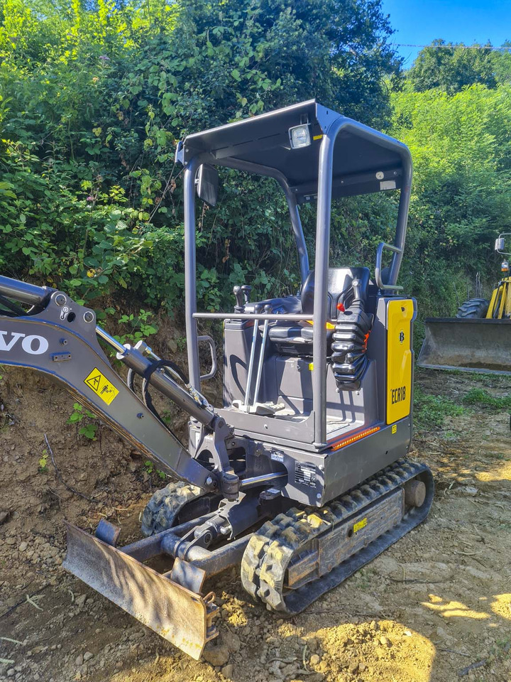 Mini excavator VOLVO ECR18E: picture 6