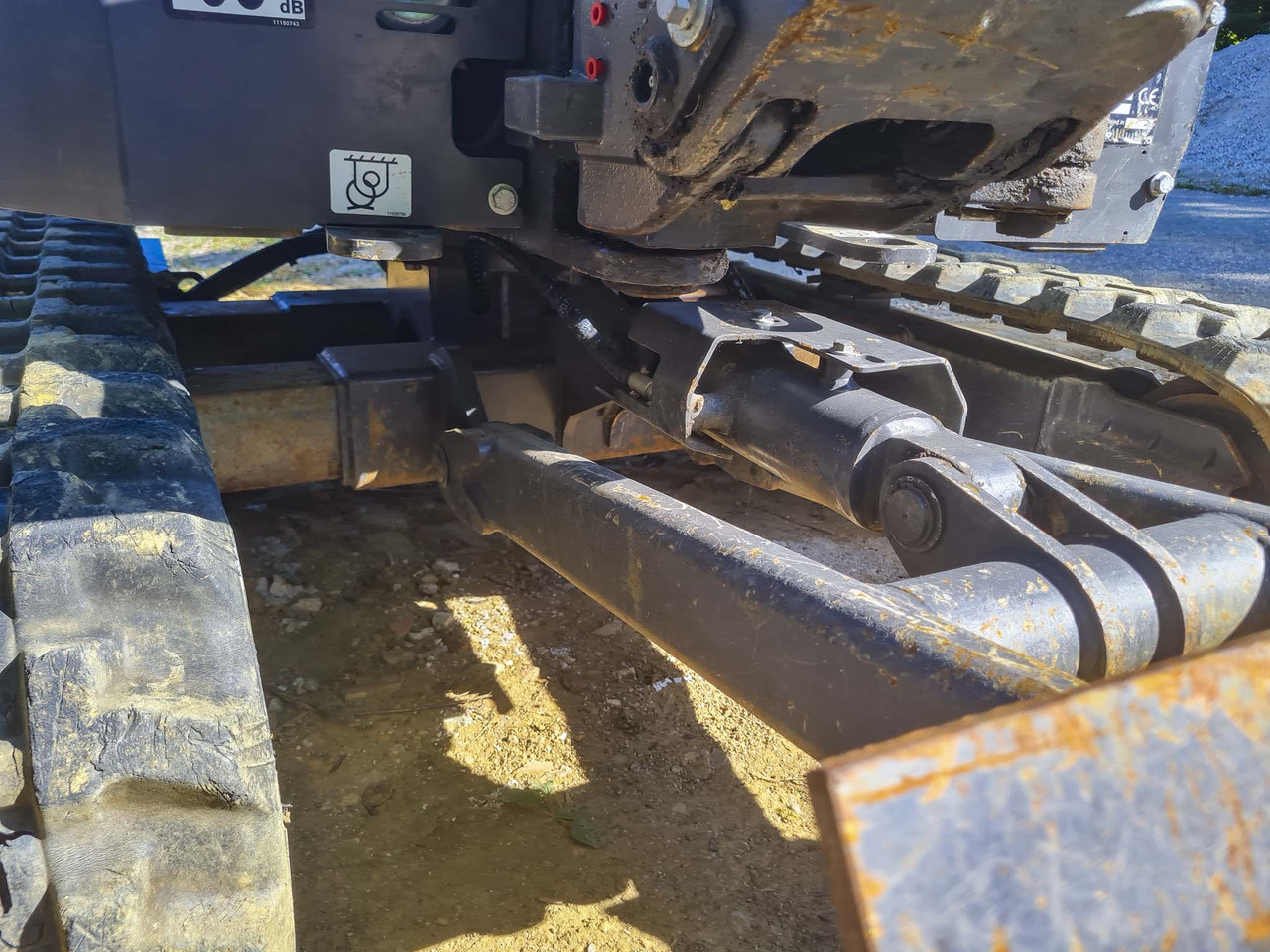 Mini excavator VOLVO ECR18E: picture 14