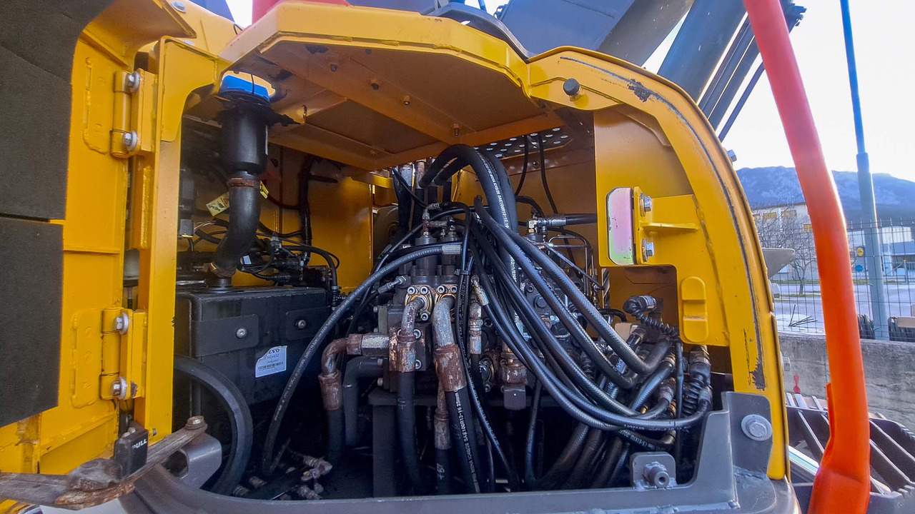 Crawler excavator VOLVO ECR235EL: picture 12 Crawler excavator VOLVO ECR235EL: picture 12