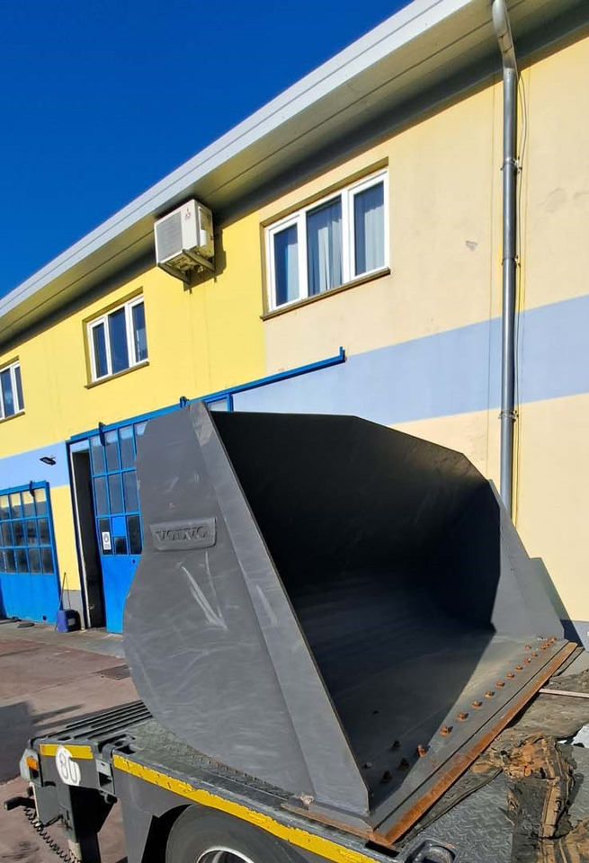 Volvo 2500 mm for 12-15 ton wheel loaders - Loader bucket for Wheel loader: picture 2 Volvo 2500 mm for 12-15 ton wheel loaders - Loader bucket for Wheel loader: picture 2