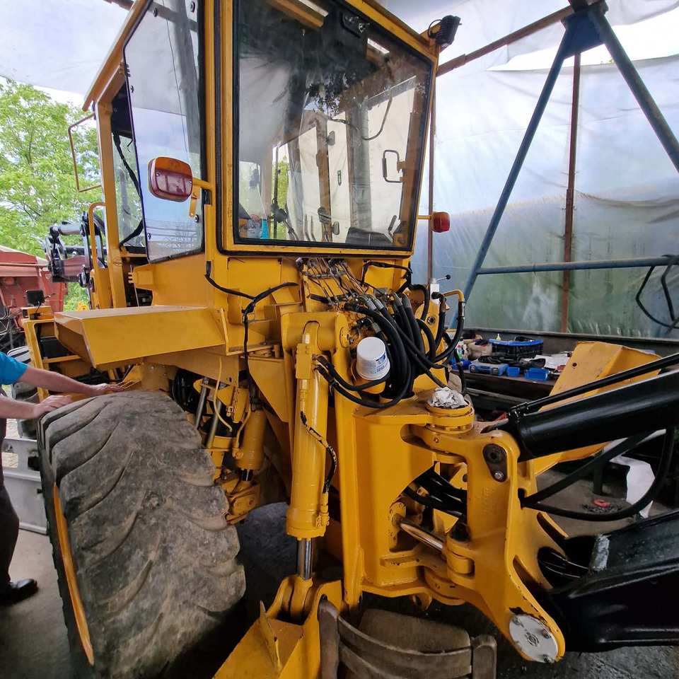 Backhoe loader Volvo BM6300: picture 14