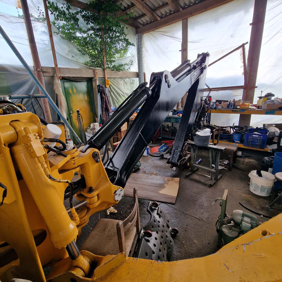 Backhoe loader Volvo BM6300: picture 13