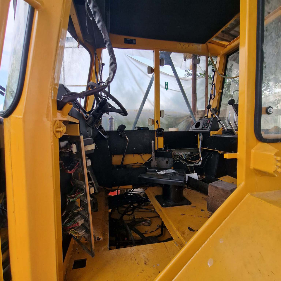 Backhoe loader Volvo BM6300: picture 19