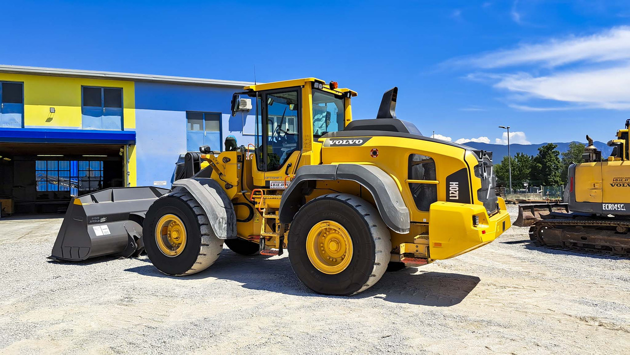 Volvo L120H - Wheel loader: picture 4 Volvo L120H - Wheel loader: picture 4