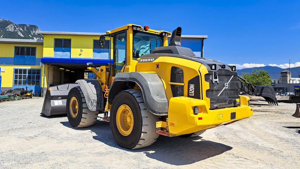 Volvo L120H - Wheel loader: picture 5 Volvo L120H - Wheel loader: picture 5