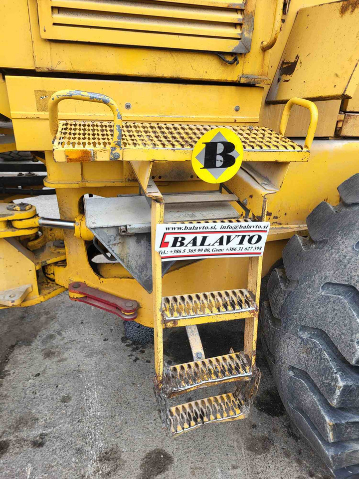 Volvo steps - Footstep for Loader: picture 2 Volvo steps - Footstep for Loader: picture 2