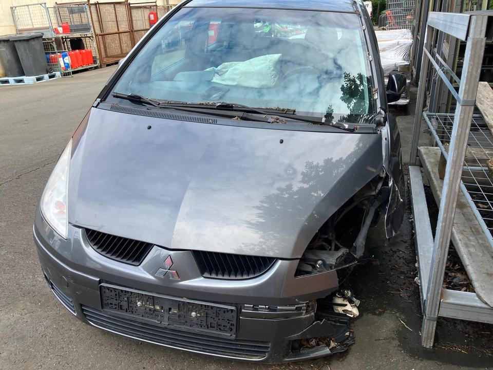 Mitsubishi Colt Unfallfahrzeug - Car: picture 4 Mitsubishi Colt Unfallfahrzeug - Car: picture 4