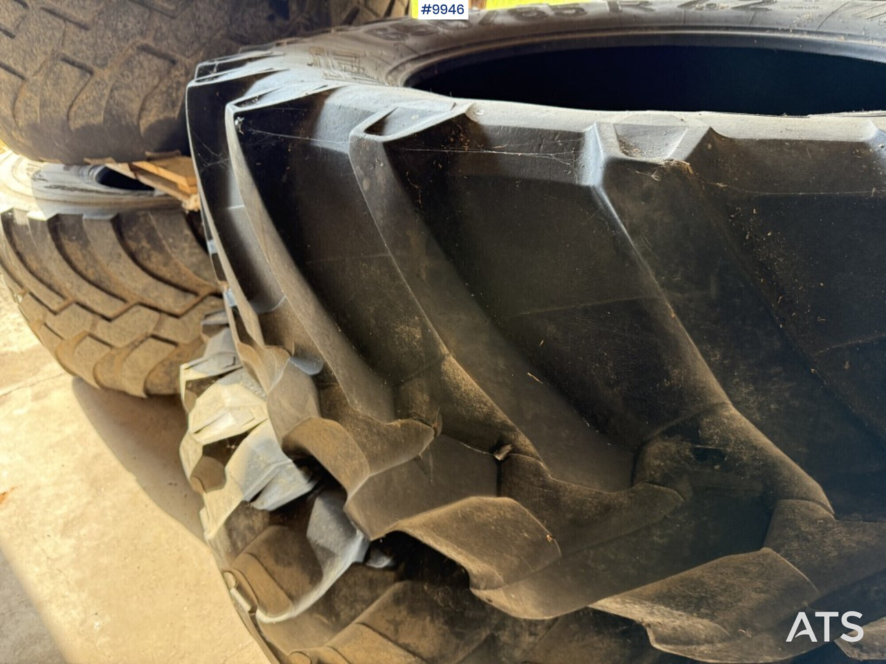 2 tires for tractor Pirelli 650/65R42 - Tire for Farm tractor: picture 3 2 tires for tractor Pirelli 650/65R42 - Tire for Farm tractor: picture 3