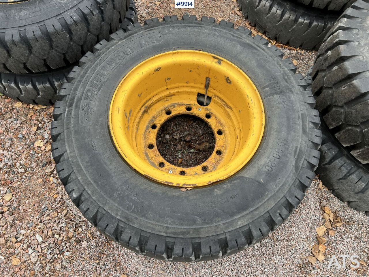 4 double-mounted tires for wheel excavators - Tire for Construction machinery: picture 4 4 double-mounted tires for wheel excavators - Tire for Construction machinery: picture 4