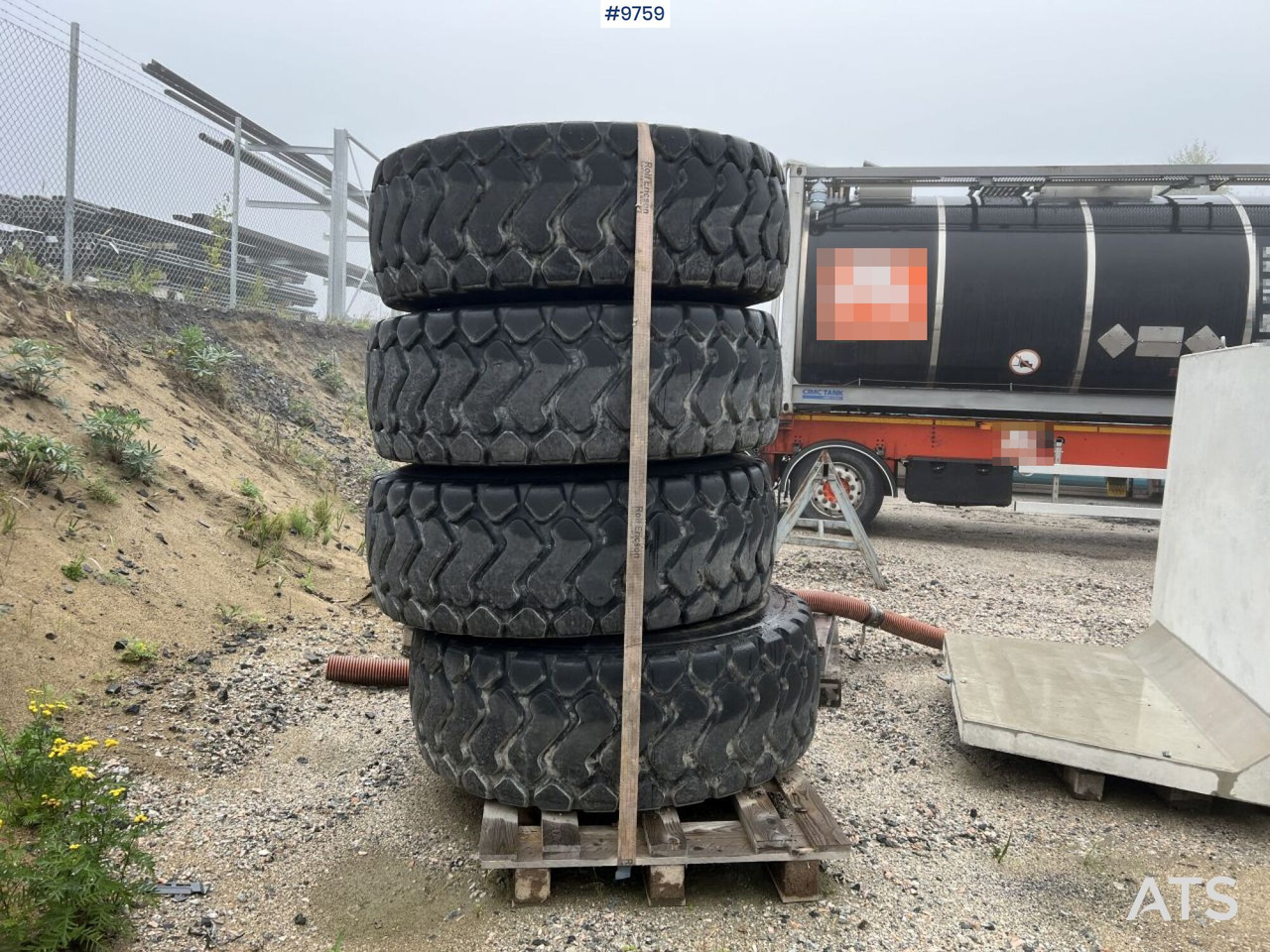 4x 20.5R25 tires on rims - Wheel and tire package for Construction machinery: picture 2 4x 20.5R25 tires on rims - Wheel and tire package for Construction machinery: picture 2