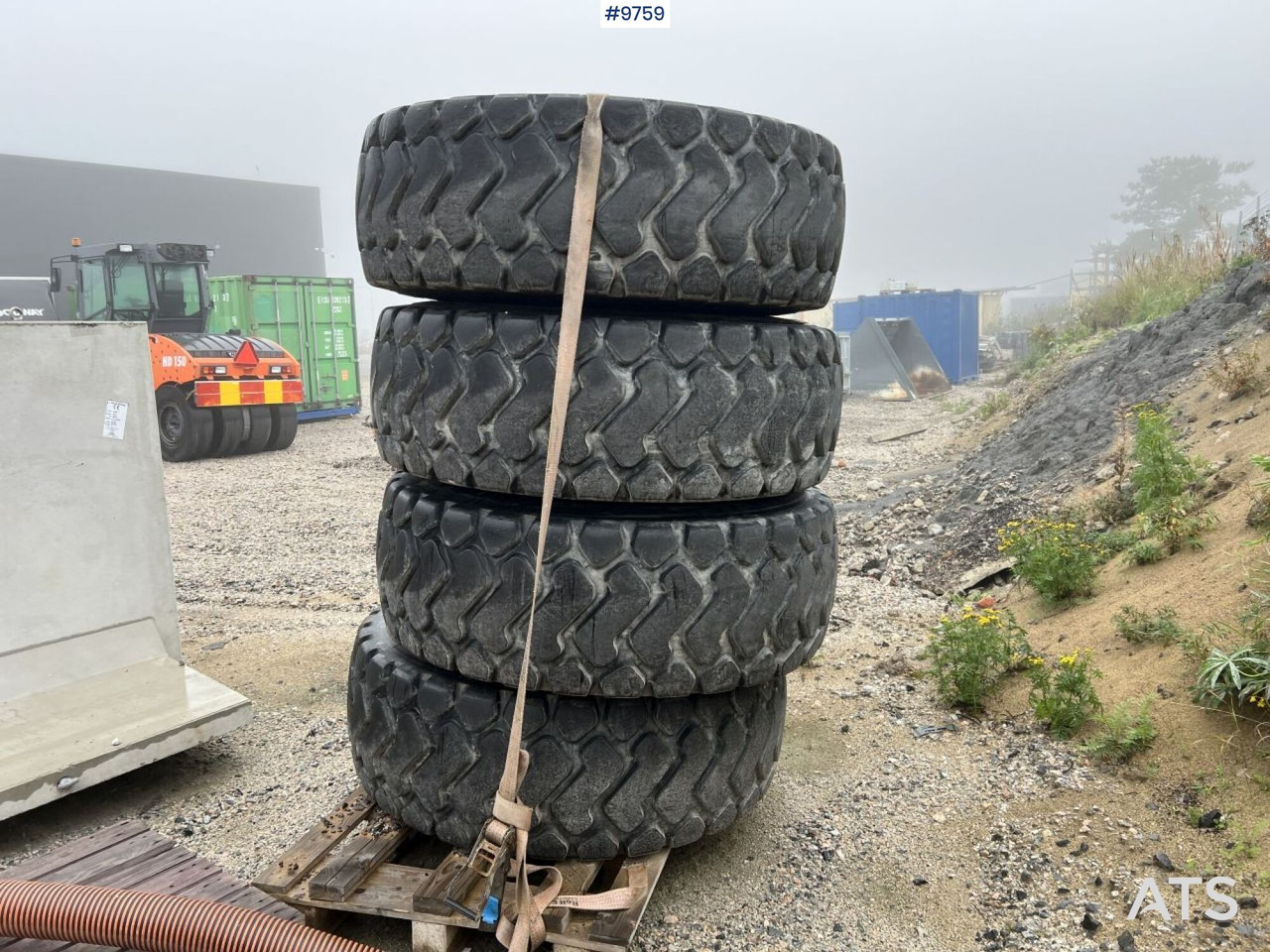 4x 20.5R25 tires on rims - Wheel and tire package for Construction machinery: picture 3 4x 20.5R25 tires on rims - Wheel and tire package for Construction machinery: picture 3