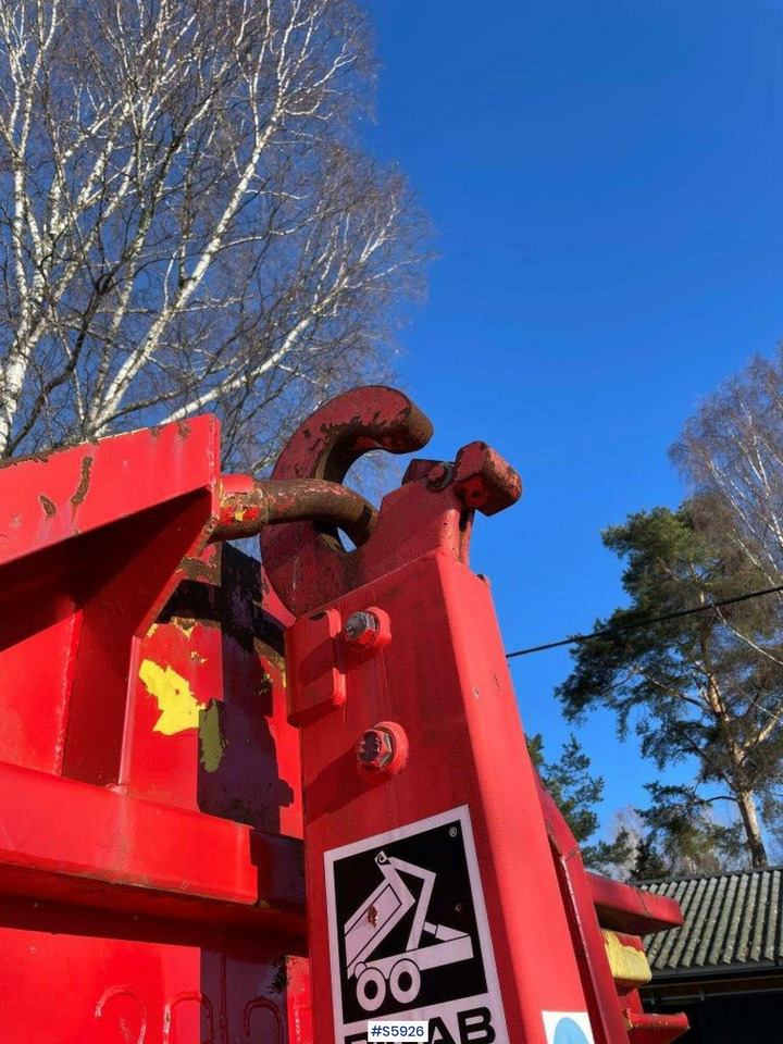 Roll-off/ Skip trailer Bigab 7-10 hook truck trailer with flat: picture 12