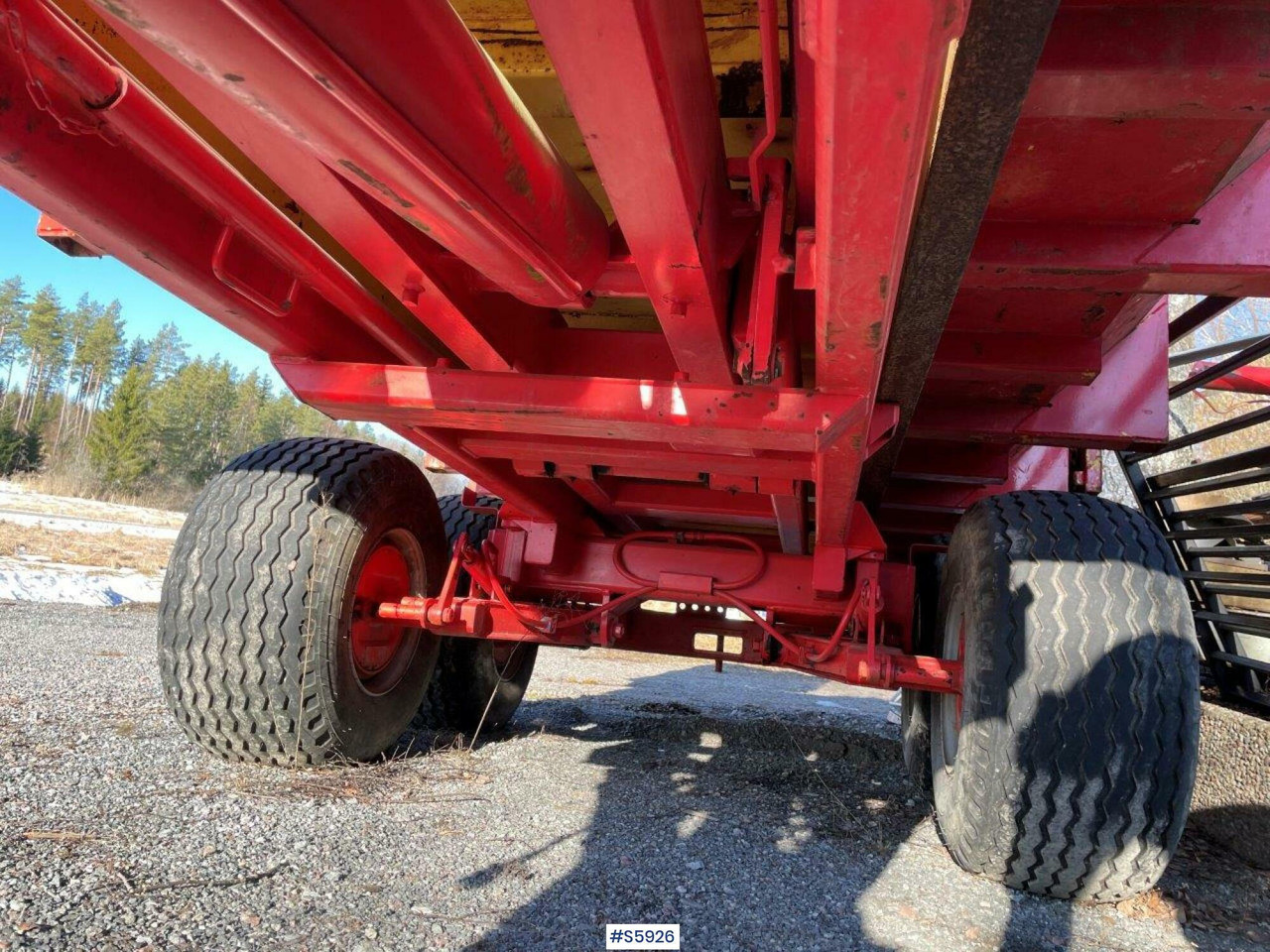 Roll-off/ Skip trailer Bigab 7-10 hook truck trailer with flat: picture 17