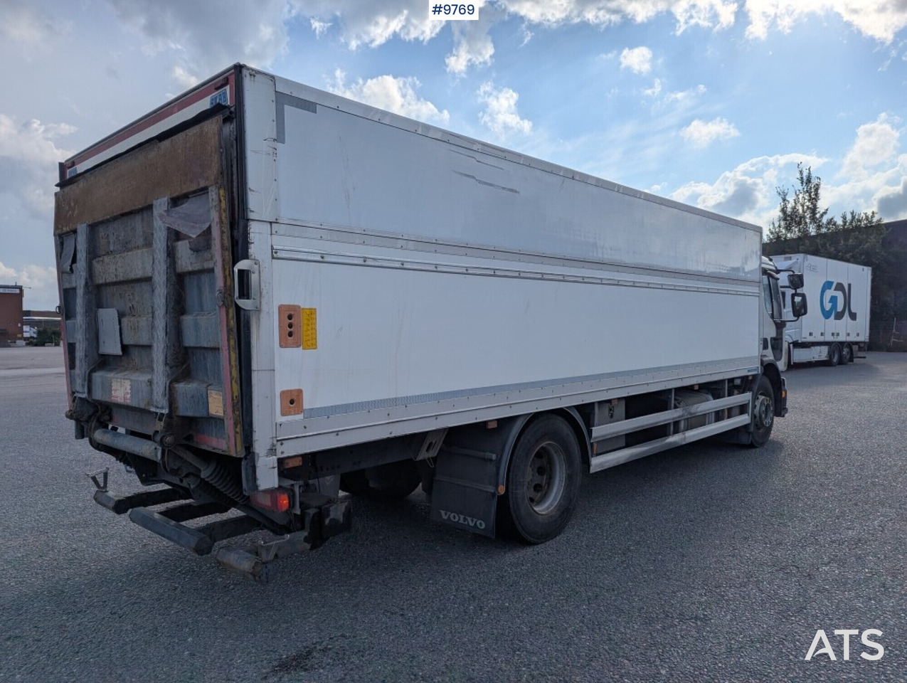 Box Truck Volvo FE 4X2 with tail lift, height adjustable box - Box truck: picture 3 Box Truck Volvo FE 4X2 with tail lift, height adjustable box - Box truck: picture 3