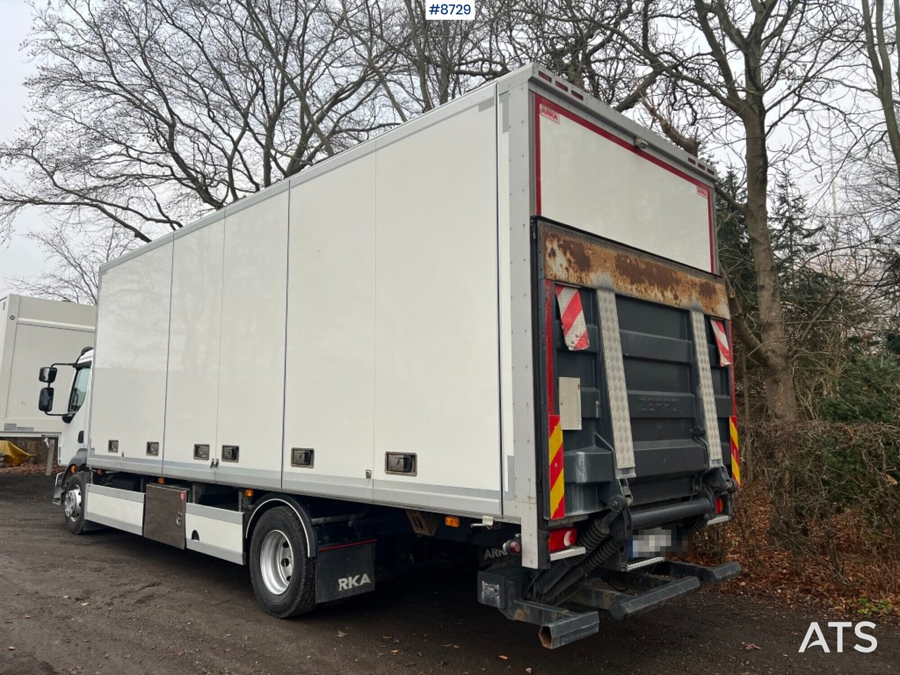 Box Truck Volvo FL 42 R with tailgate lift - Box truck: picture 4 Box Truck Volvo FL 42 R with tailgate lift - Box truck: picture 4