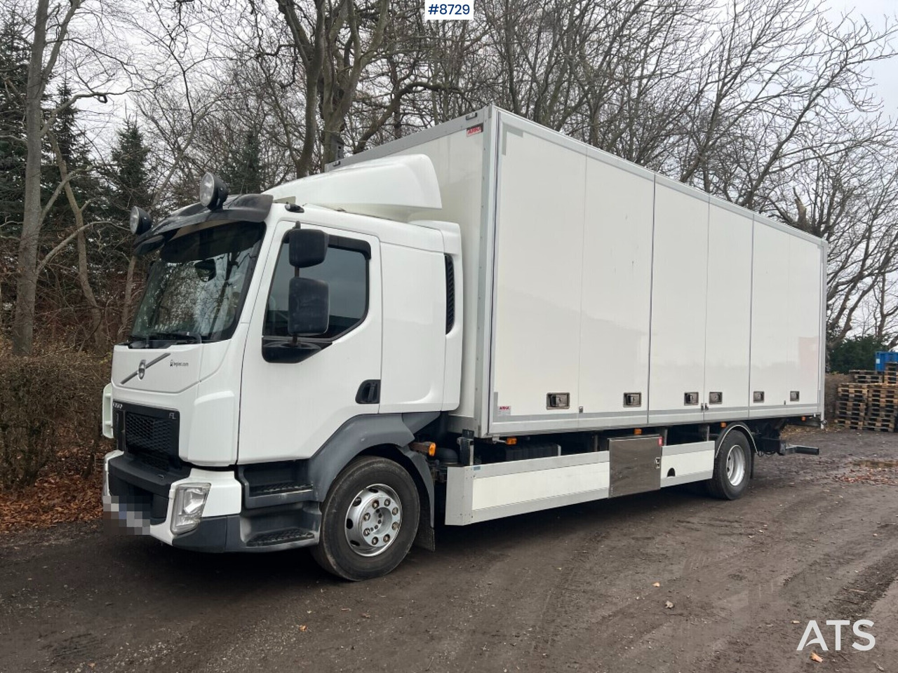 Box Truck Volvo FL 42 R with tailgate lift - Box truck: picture 1 Box Truck Volvo FL 42 R with tailgate lift - Box truck: picture 1