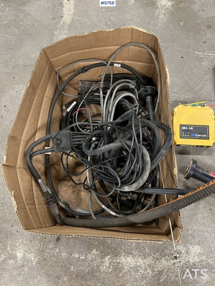 Complete TOPCON X-53 Excavation System - Electrical system for Excavator: picture 5 Complete TOPCON X-53 Excavation System - Electrical system for Excavator: picture 5