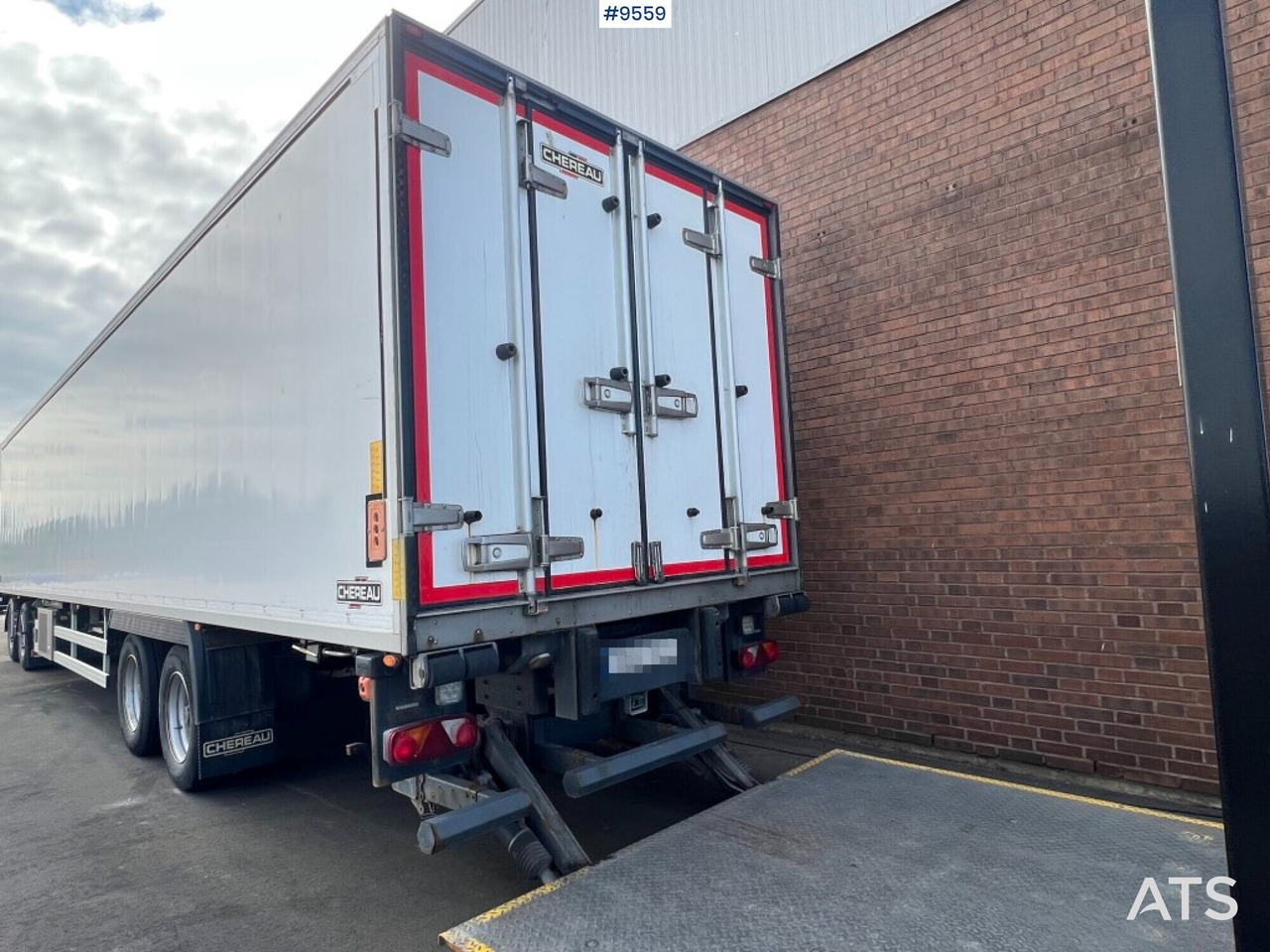 Container trailer Chereau CSD2 with Dolly - Closed box trailer: picture 3 Container trailer Chereau CSD2 with Dolly - Closed box trailer: picture 3