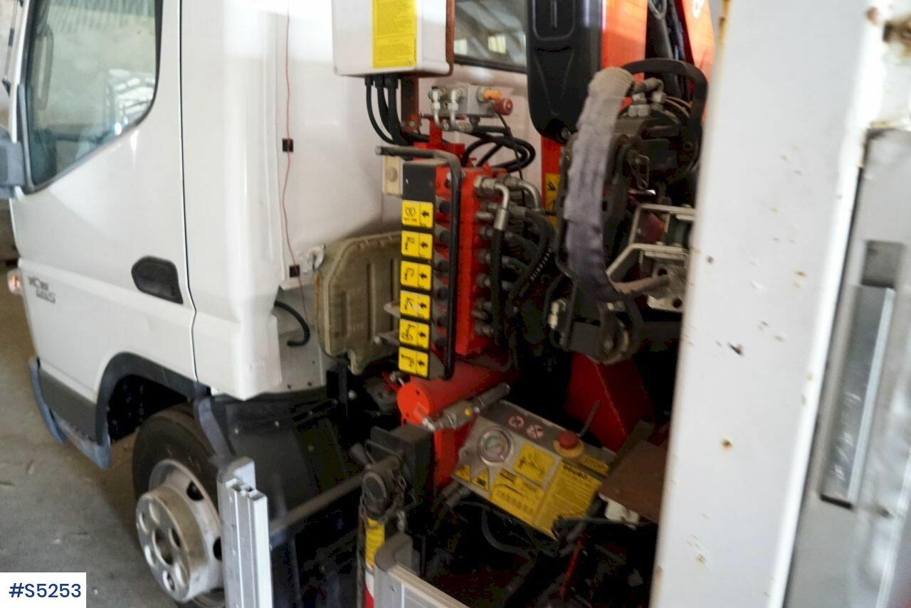Crane truck Crane truck with flat Mitsubishi Canter 7C15: picture 10