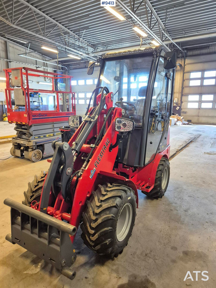 FLEXITRAC 1126 Skid steer loader with only 7 hours - Compact loader: picture 1 FLEXITRAC 1126 Skid steer loader with only 7 hours - Compact loader: picture 1