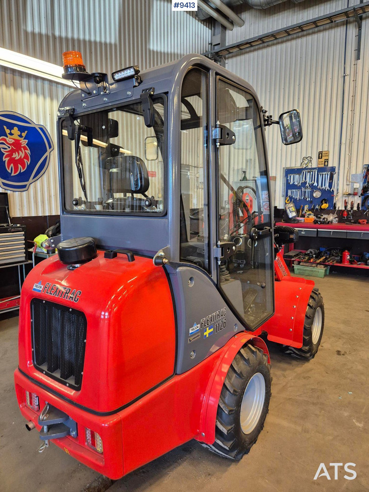 FLEXITRAC 1126 Skid steer loader with only 7 hours - Compact loader: picture 4 FLEXITRAC 1126 Skid steer loader with only 7 hours - Compact loader: picture 4
