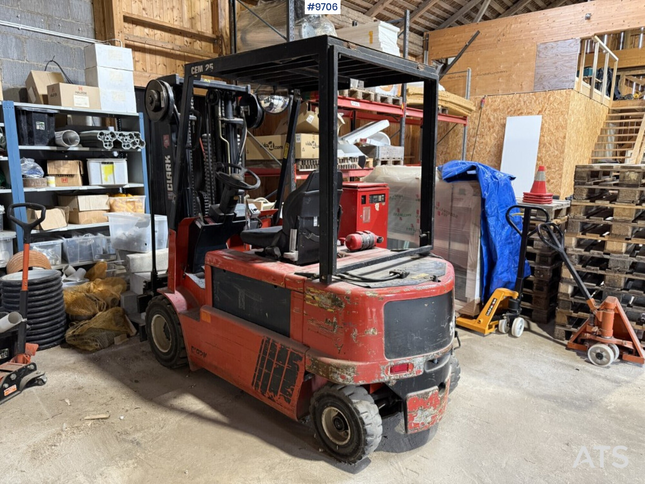 Forklift Clark CEM 25 - Electric forklift: picture 2 Forklift Clark CEM 25 - Electric forklift: picture 2