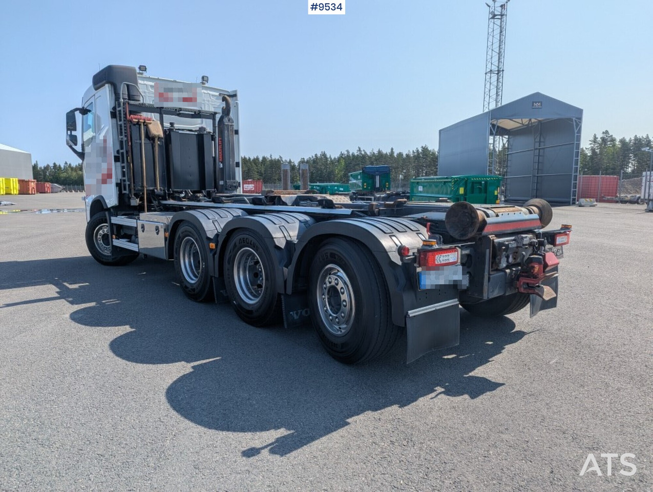 Hooklift Truck Volvo FH540 8x4 (SEE VIDEO) - Hook lift truck: picture 4 Hooklift Truck Volvo FH540 8x4 (SEE VIDEO) - Hook lift truck: picture 4