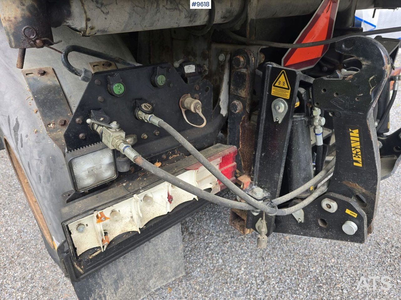 Snow removal vehicle MB Unimog with equipment: picture 15