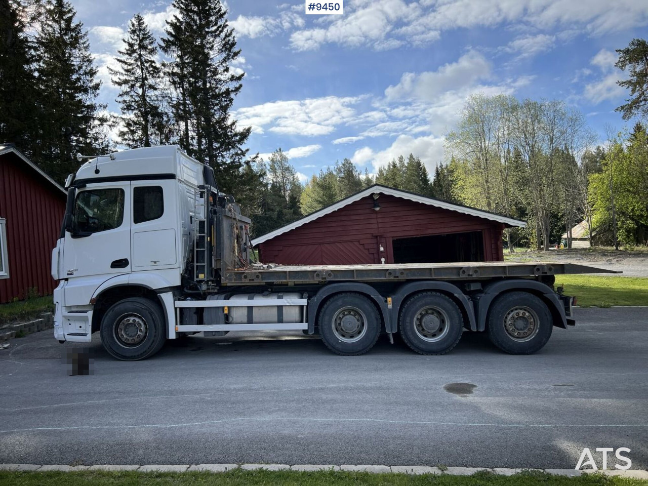 Mercedes Benz Arocs 3251 Tridem Hooklift, flatbed and concrete rotator - Hook lift truck: picture 3 Mercedes Benz Arocs 3251 Tridem Hooklift, flatbed and concrete rotator - Hook lift truck: picture 3