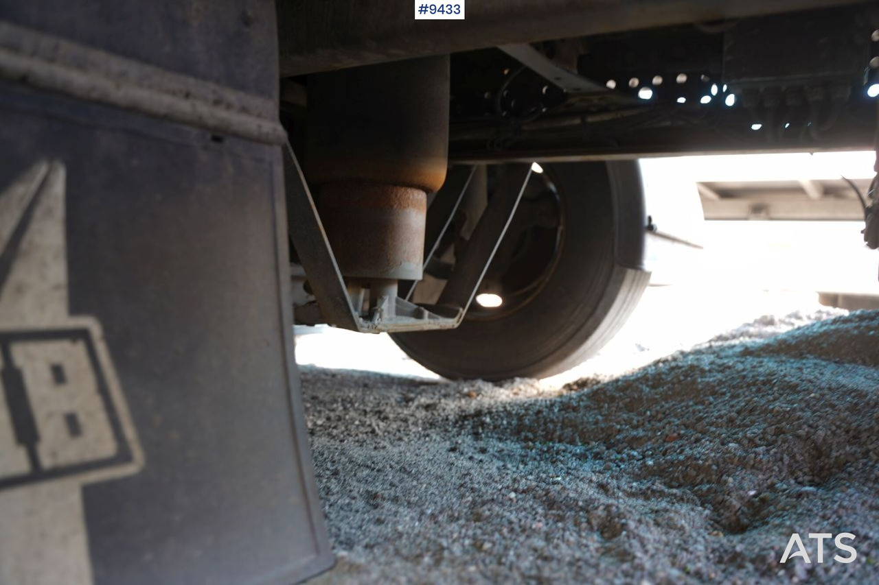 Refrigerator truck Refrigerated Box truck Mercedes Antos with tail lift (SEE VIDEO): picture 9