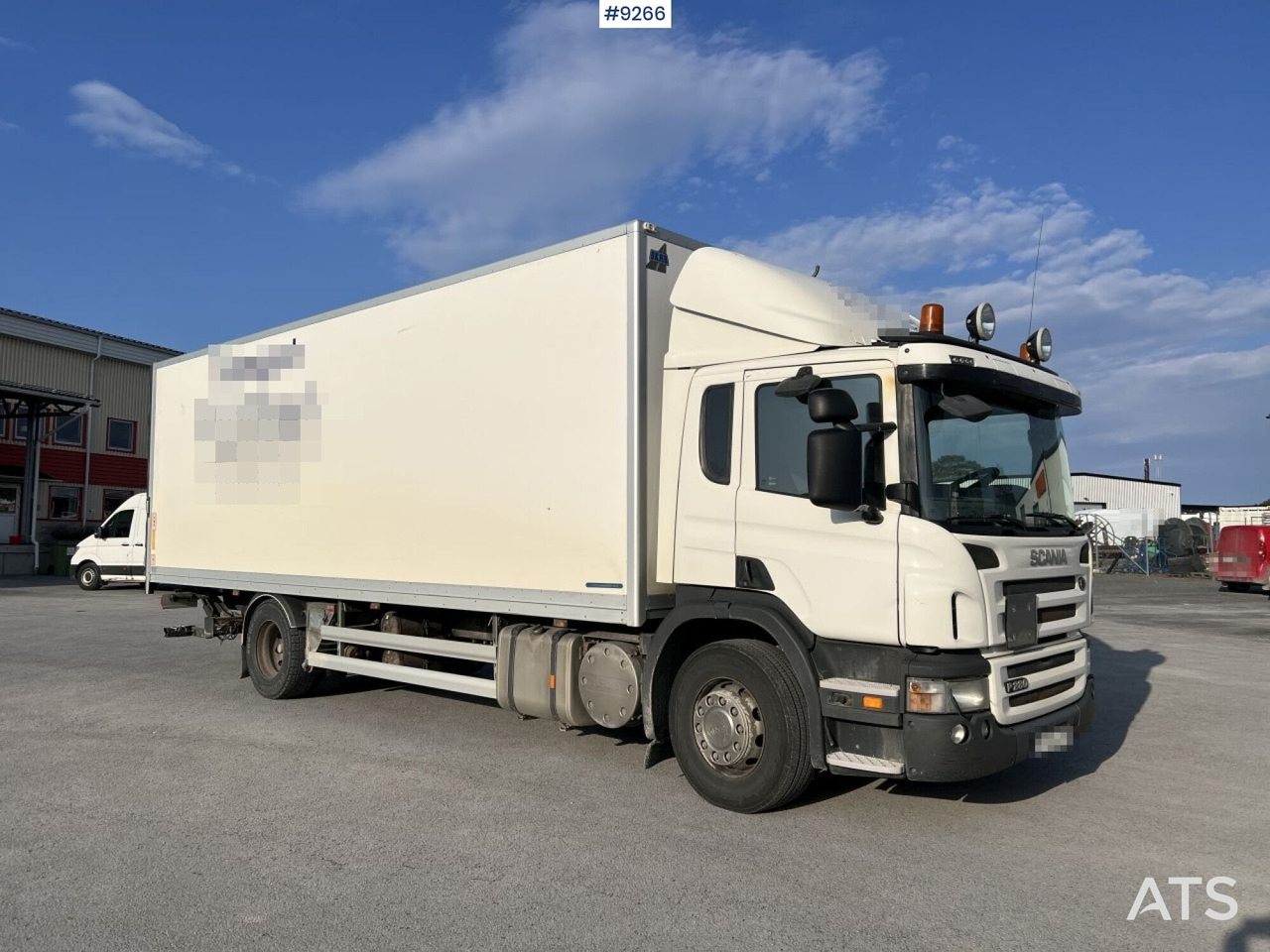 Scania P280 Van with tailgate lift - Box truck: picture 2 Scania P280 Van with tailgate lift - Box truck: picture 2