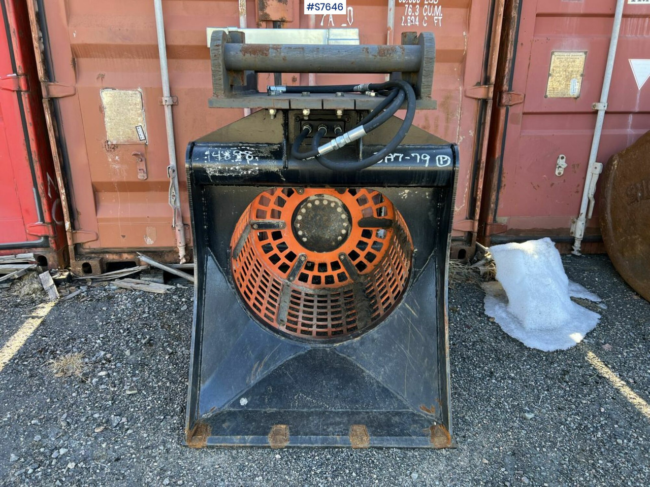 Screen bucket with S70 bracket - Sorting bucket: picture 2 Screen bucket with S70 bracket - Sorting bucket: picture 2