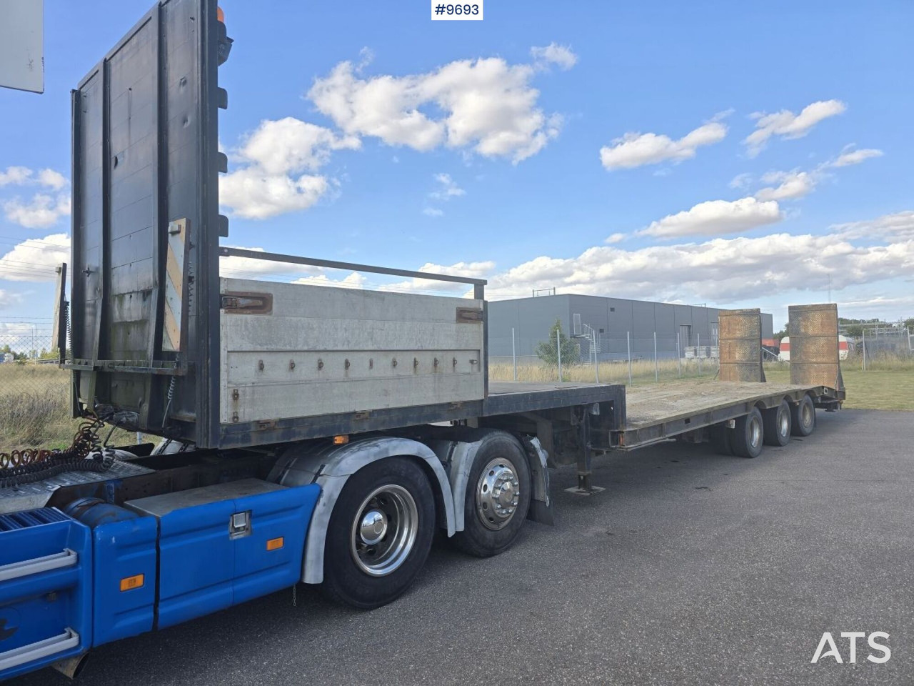 Scania dragbil med maskintrailer - Tractor unit, Autotransporter semi-trailer: picture 5 Scania dragbil med maskintrailer - Tractor unit, Autotransporter semi-trailer: picture 5