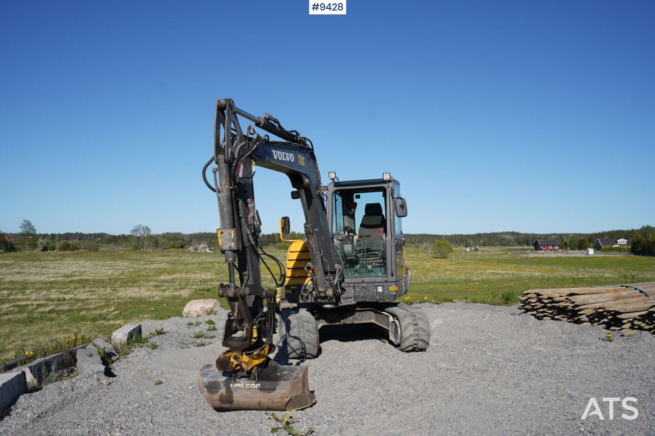 VOLVO EC 55 with tools (VIDEO) - Mini excavator: picture 2 VOLVO EC 55 with tools (VIDEO) - Mini excavator: picture 2