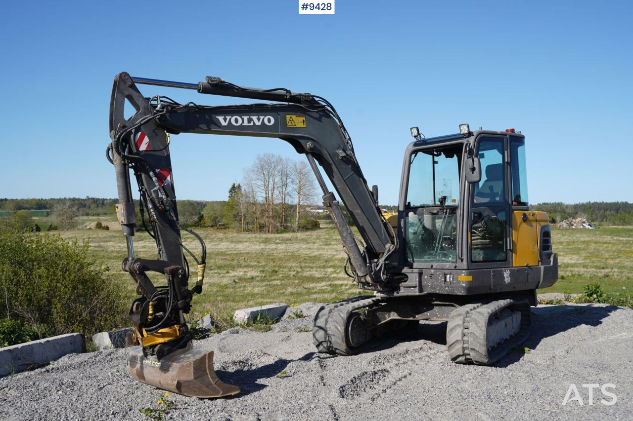 VOLVO EC 55 with tools (VIDEO) - Mini excavator: picture 1 VOLVO EC 55 with tools (VIDEO) - Mini excavator: picture 1