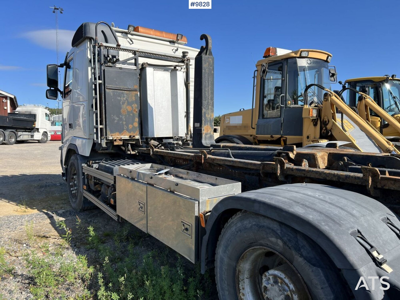 Hook lift truck Volvo FH 480 Hook Truck: picture 9