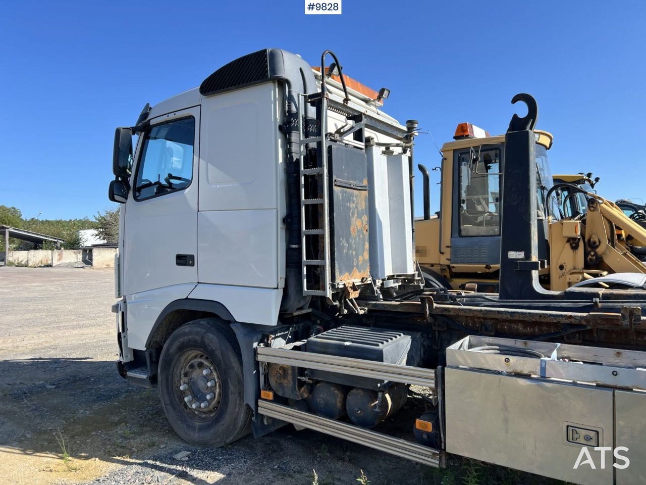 Hook lift truck Volvo FH 480 Hook Truck: picture 15