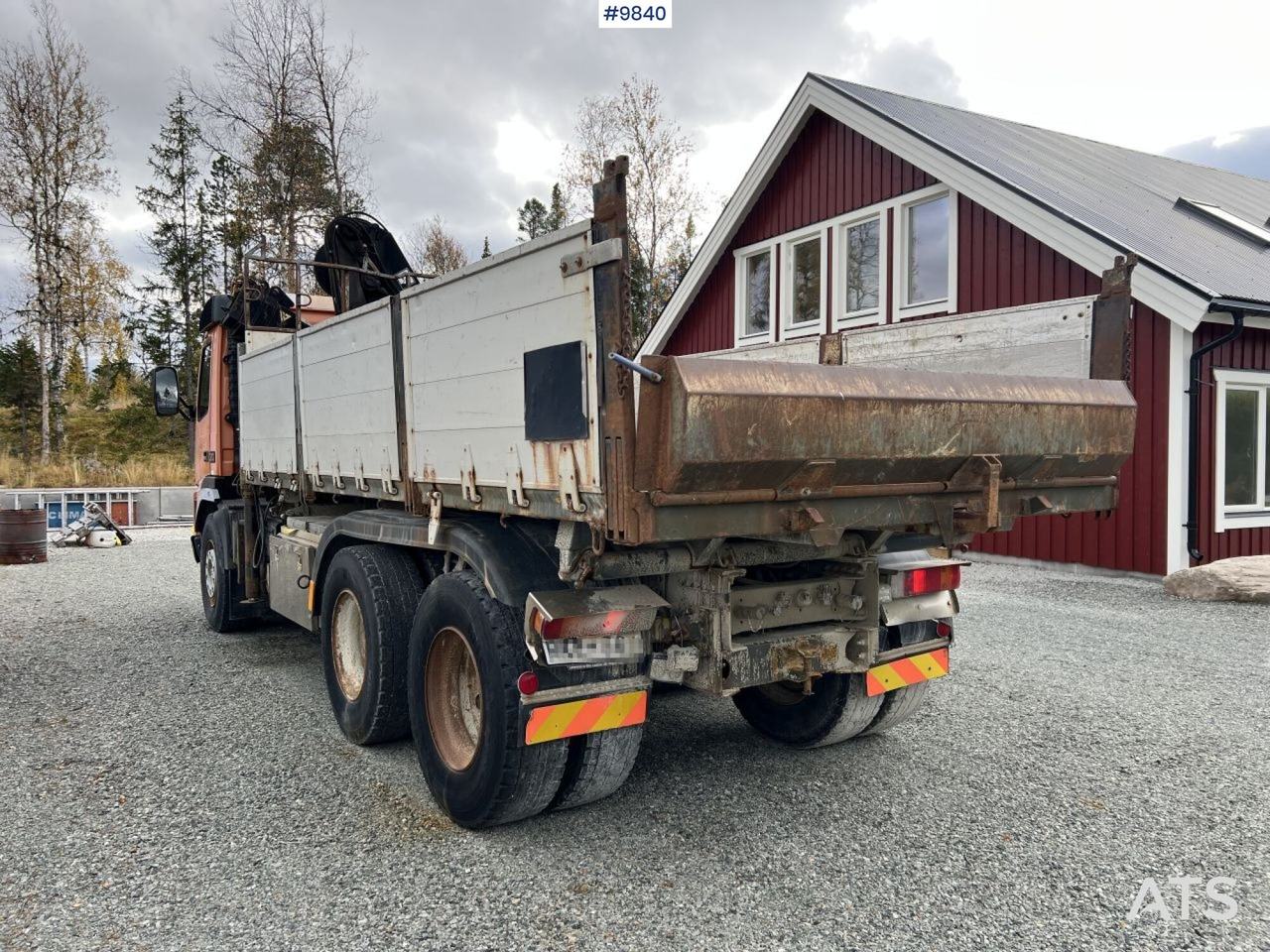 Tipper Volvo FM7 crane truck/tipper truck with Hiab 112 (video): picture 7