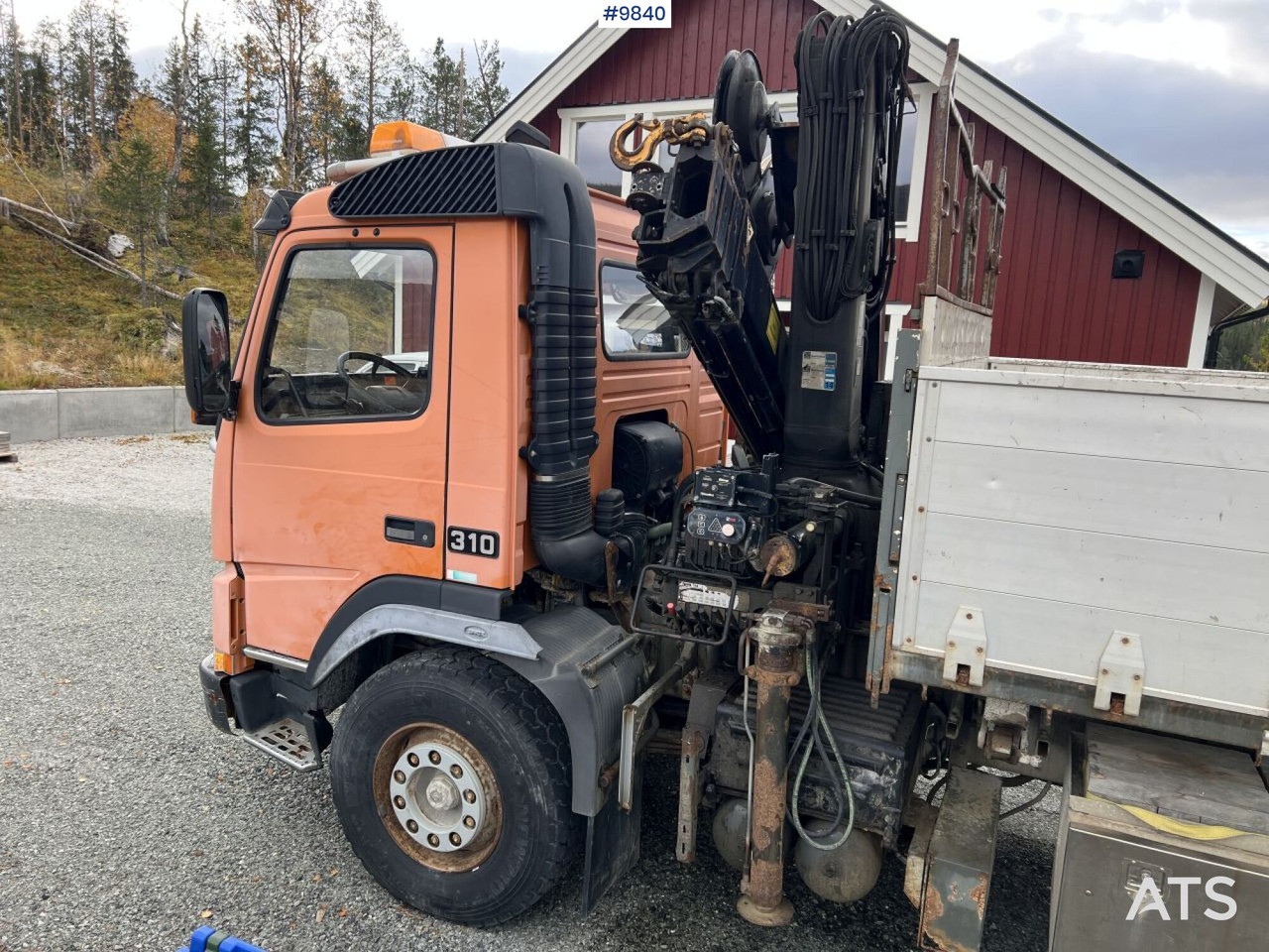 Tipper Volvo FM7 crane truck/tipper truck with Hiab 112 (video): picture 8