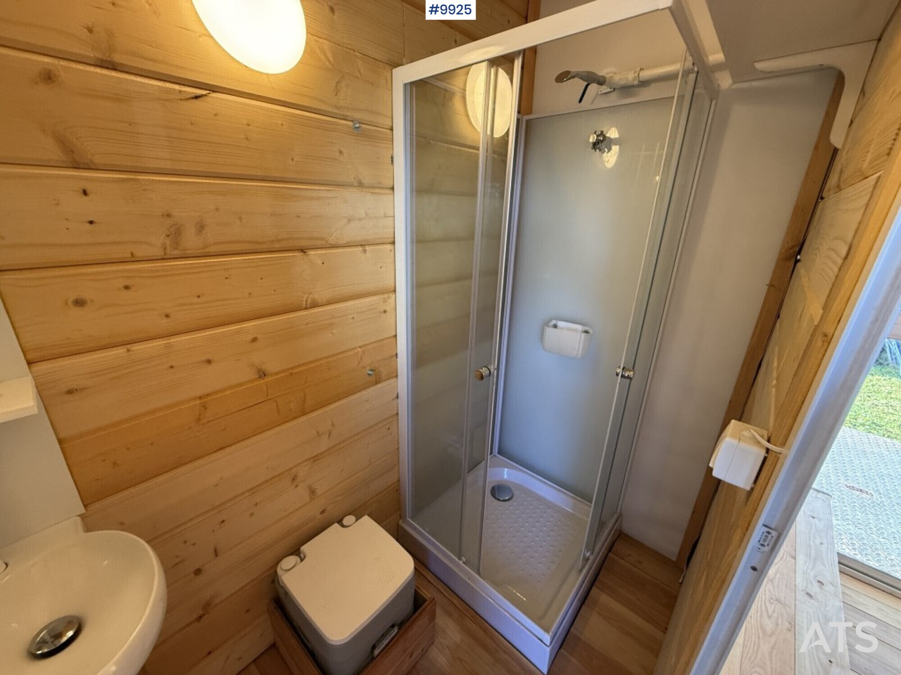 Box truck, Camper Volvo FM9 4X2 Recreational Vehicle (RV): picture 21 Box truck, Camper Volvo FM9 4X2 Recreational Vehicle (RV): picture 21