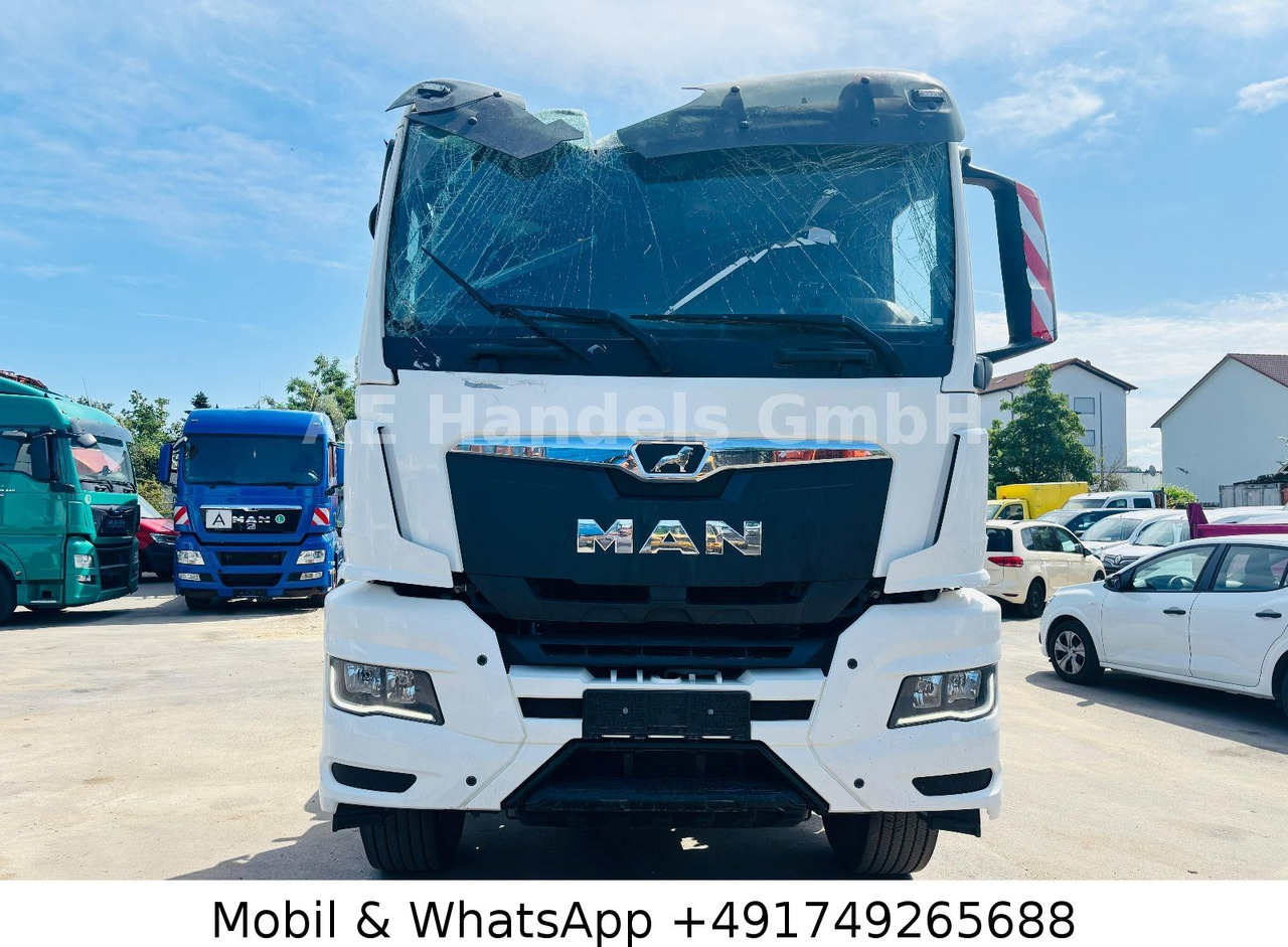 MAN TGS 32.520 GN BB 8x4 *ACC / AP / LED - Cab chassis truck: picture 2 MAN TGS 32.520 GN BB 8x4 *ACC / AP / LED - Cab chassis truck: picture 2
